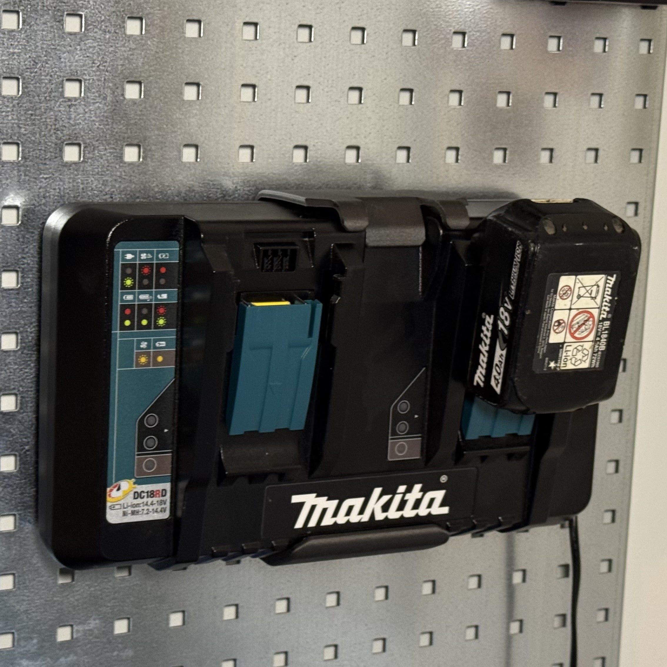 Makita fäste för verktygstavlor