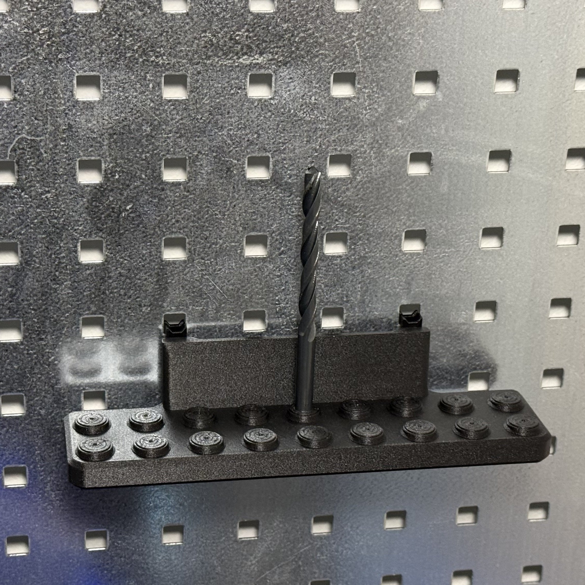 Bor-selv borholder til værktøjstavler (2-13mm)